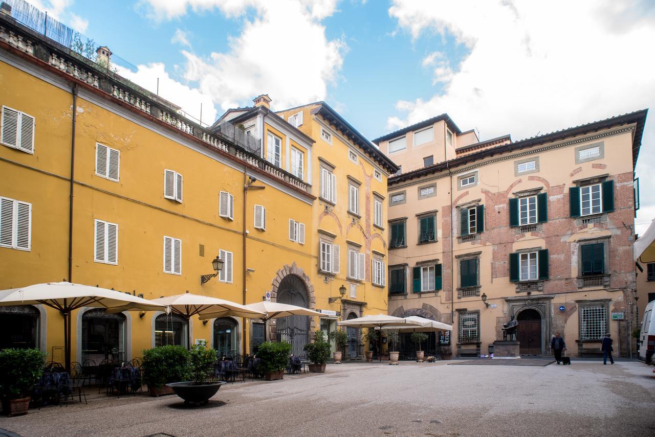 B&B Residenza Di Via Fontana Lucca Kültér fotó
