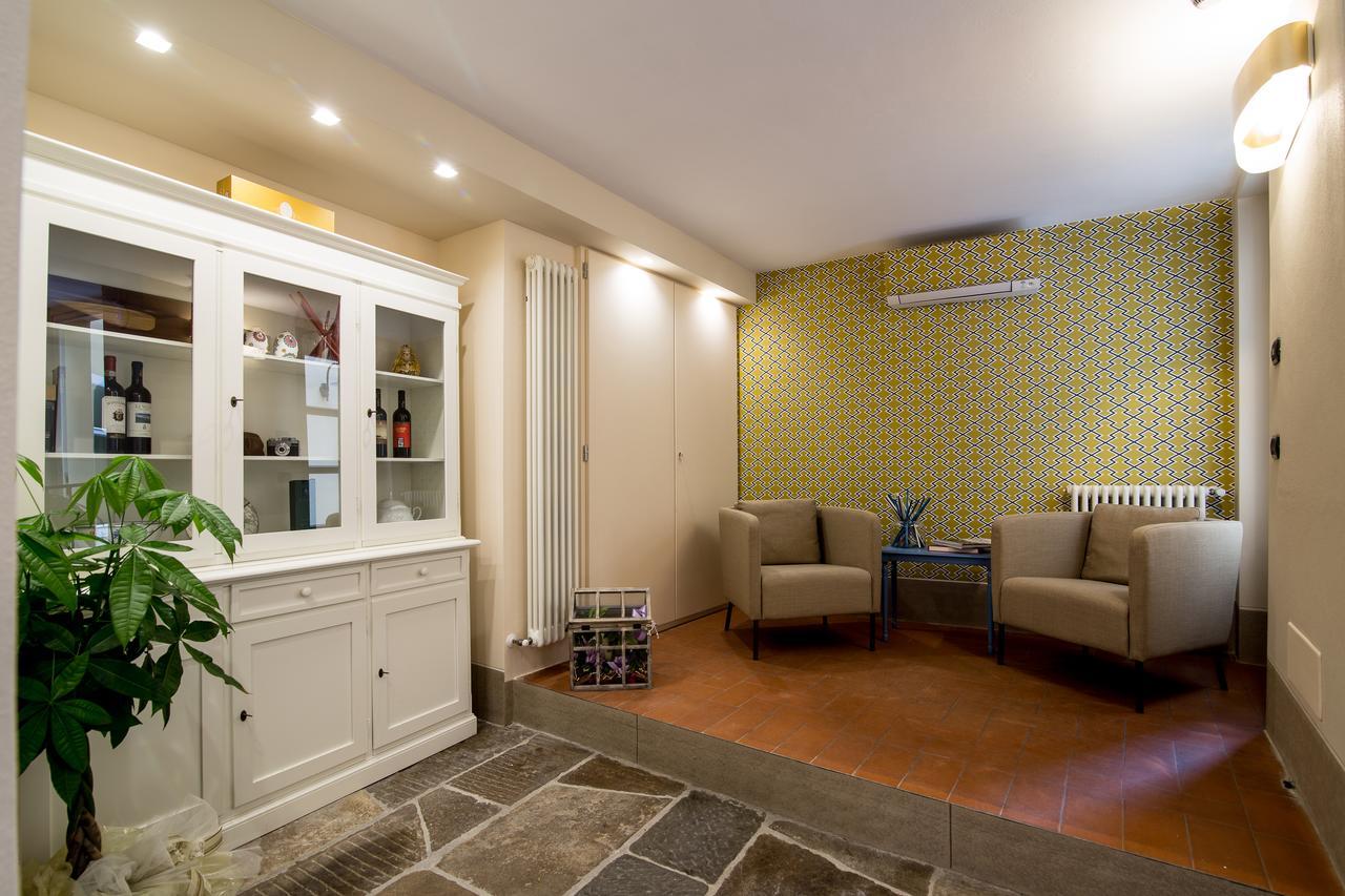 B&B Residenza Di Via Fontana Lucca Kültér fotó