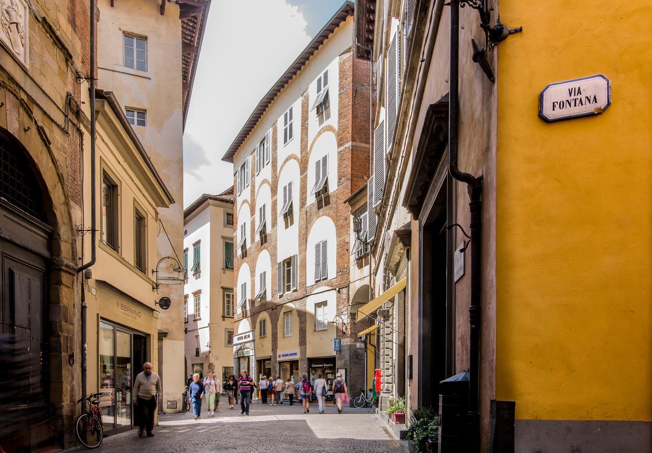 B&B Residenza Di Via Fontana Lucca Kültér fotó