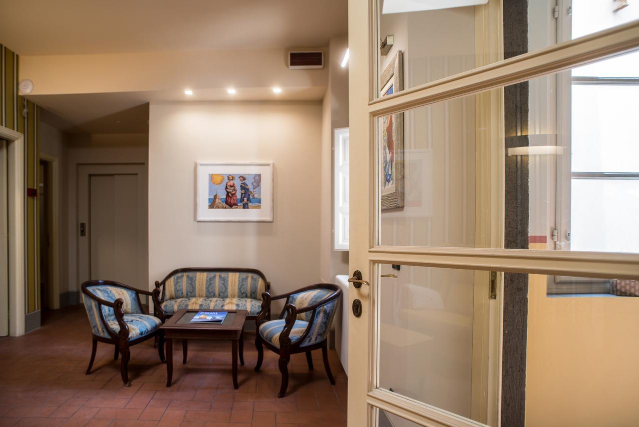 B&B Residenza Di Via Fontana Lucca Kültér fotó