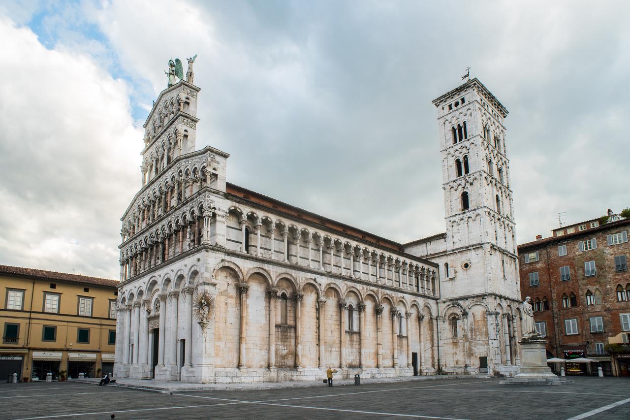 B&B Residenza Di Via Fontana Lucca Kültér fotó