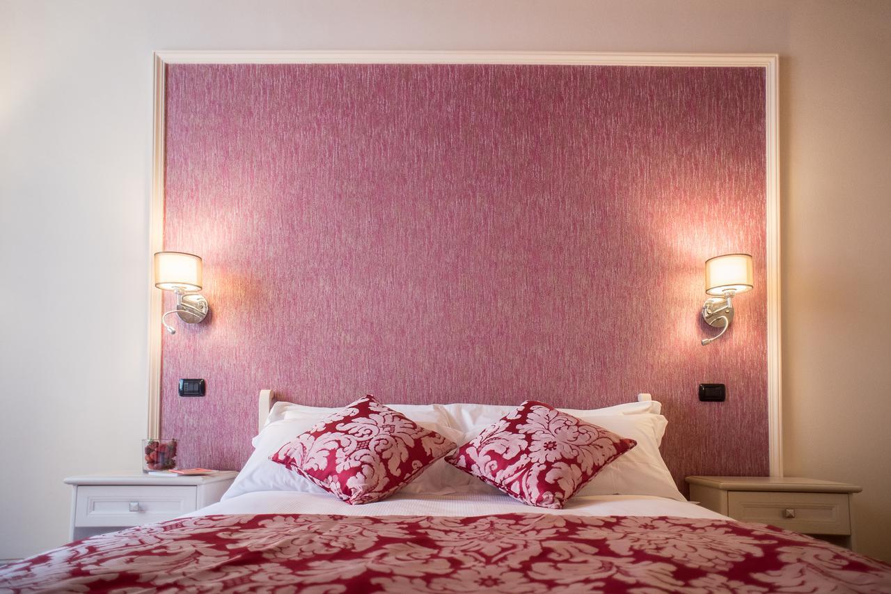 B&B Residenza Di Via Fontana Lucca Kültér fotó