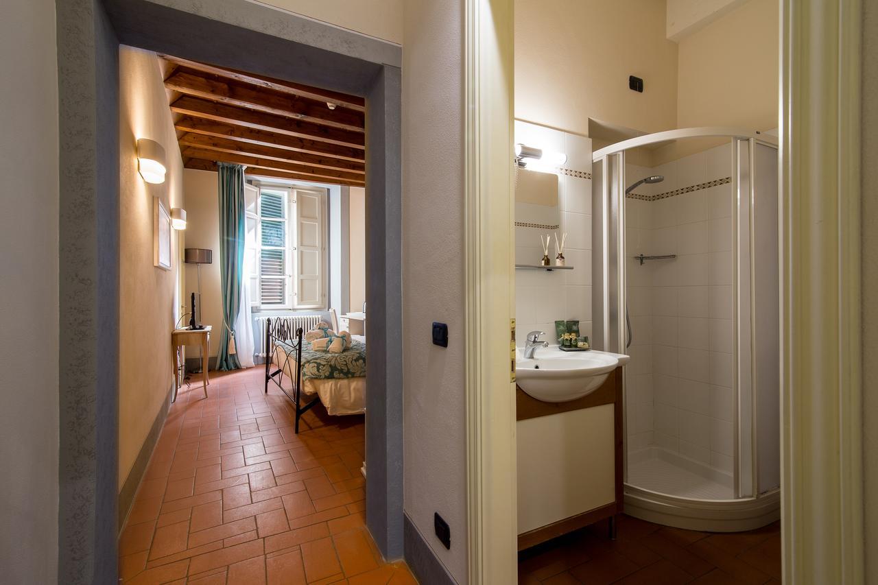 B&B Residenza Di Via Fontana Lucca Kültér fotó