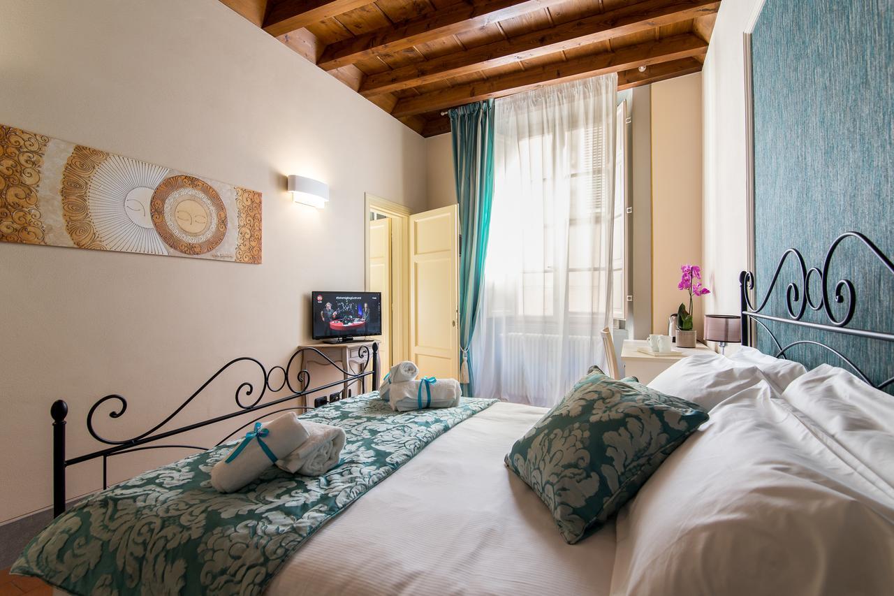B&B Residenza Di Via Fontana Lucca Kültér fotó