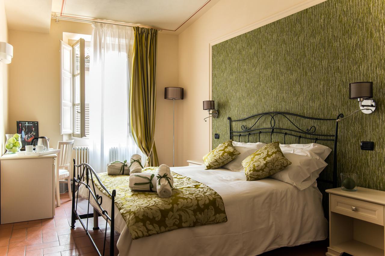 B&B Residenza Di Via Fontana Lucca Kültér fotó