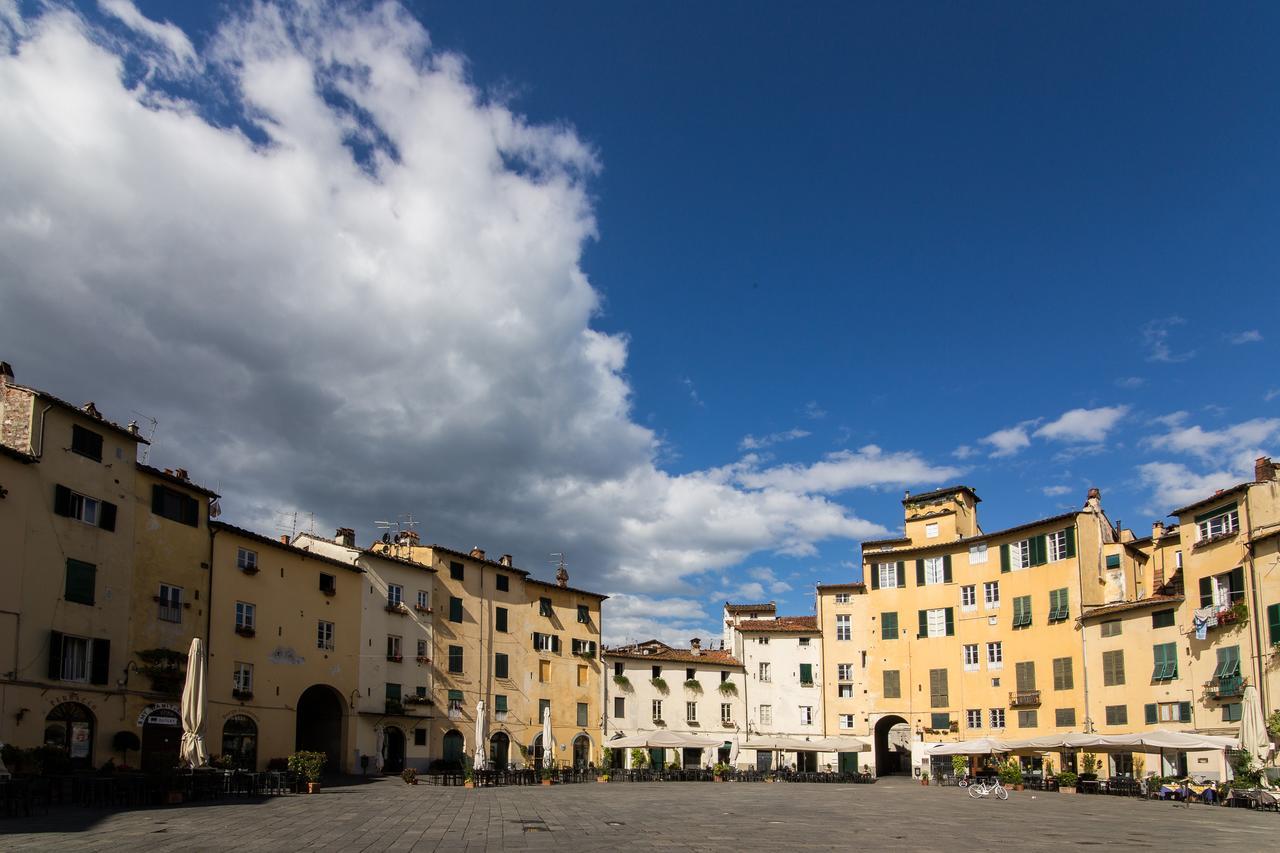B&B Residenza Di Via Fontana Lucca Kültér fotó