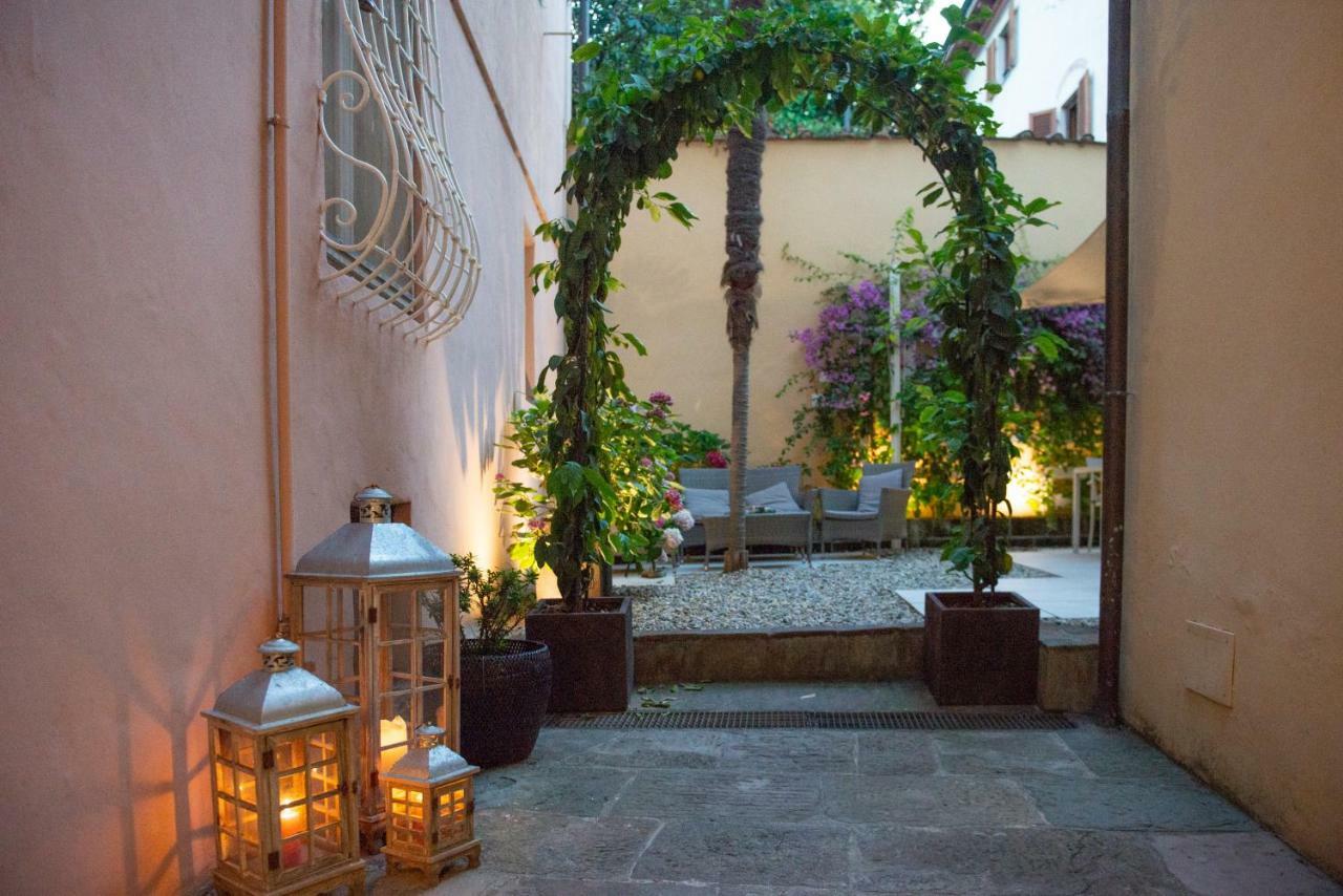 B&B Residenza Di Via Fontana Lucca Kültér fotó
