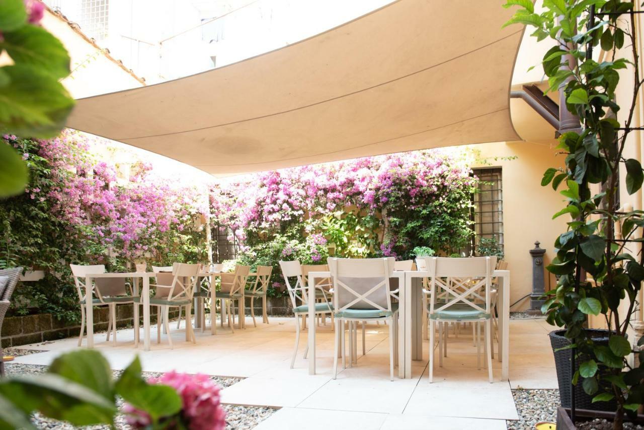 B&B Residenza Di Via Fontana Lucca Kültér fotó