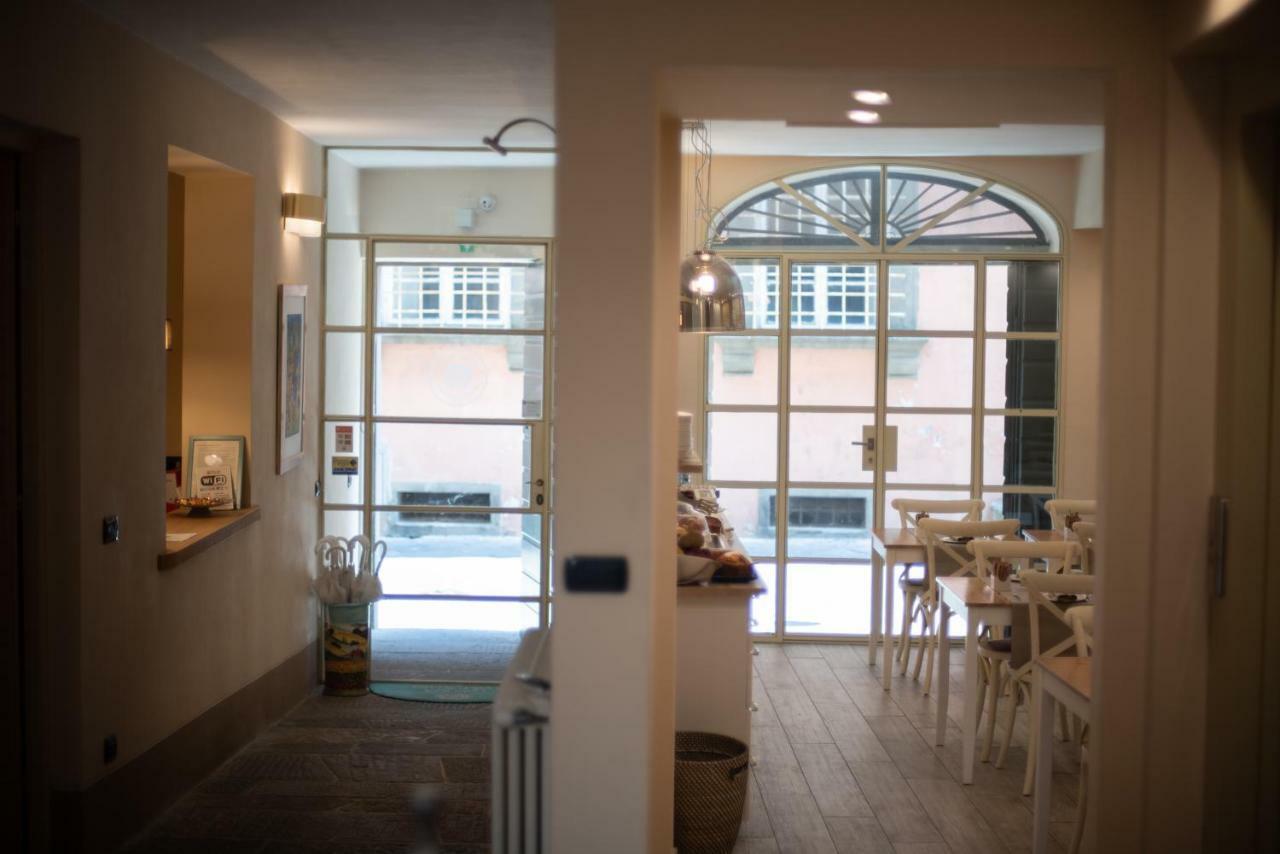 B&B Residenza Di Via Fontana Lucca Kültér fotó